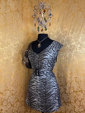 ✨Vintage Y2K Sleazy Gold Shimmer Zebra Buckle Blouse✨